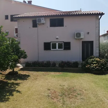 Mia Apartman *